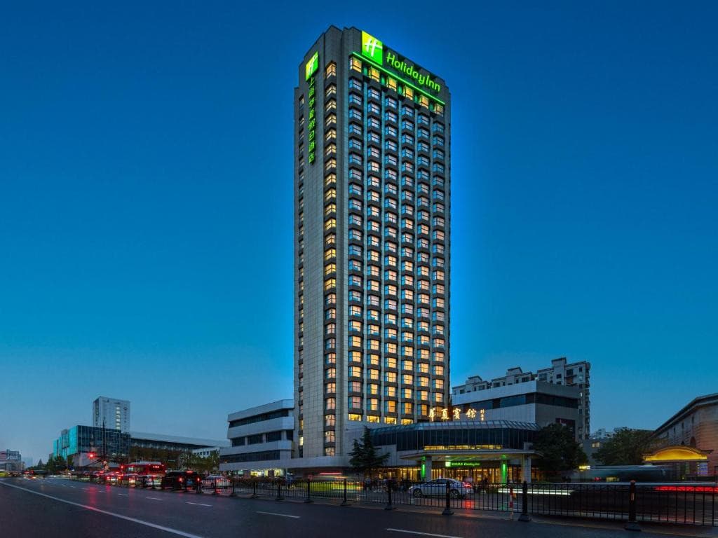 HOLIDAY INN SHANGHAI HUAXIA