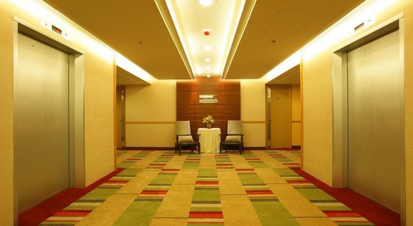 HOTEL COZI-HARBOUR VIEW (EX.NEWTON PLACE)