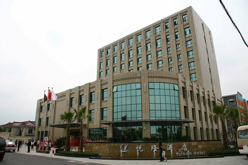 YULOON HOTEL
