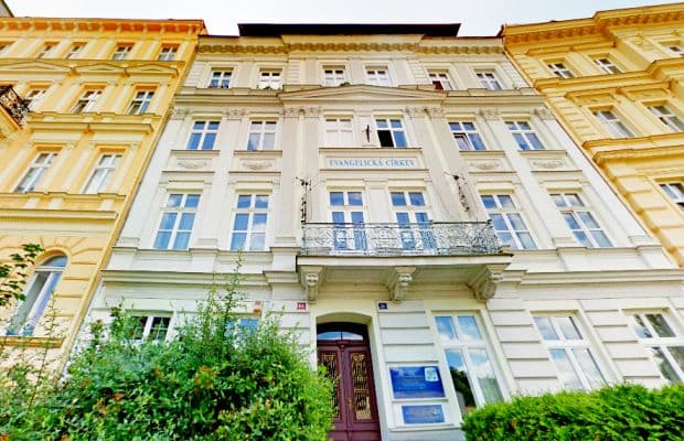CINEMA APARTMENTS