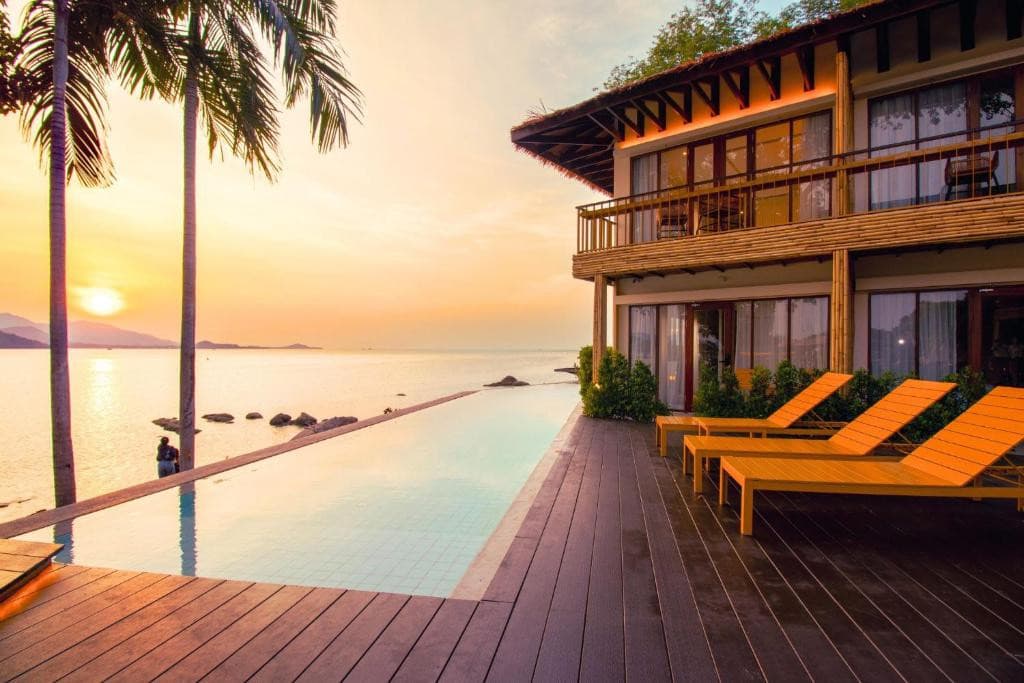SEA SUN BED AND BEYOND