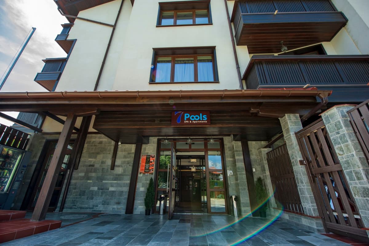 7 POOLS SPA