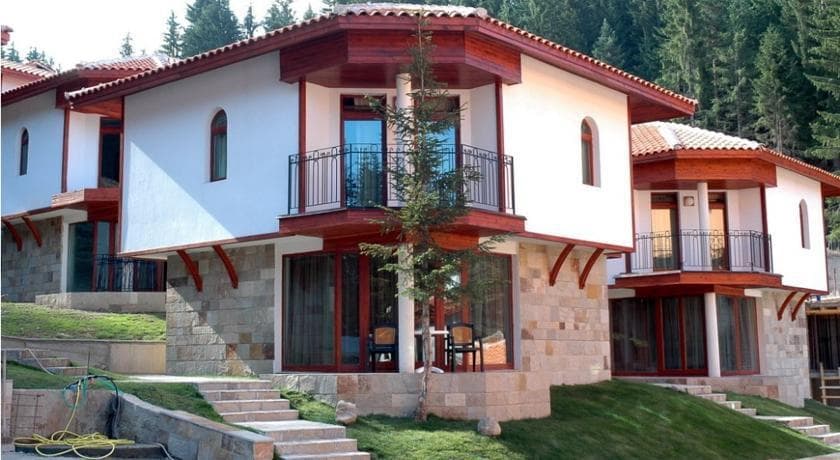 PAMPOROVO VILLAGE
