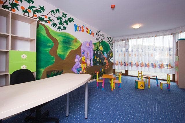 REDENKA HOLIDAY CLUB