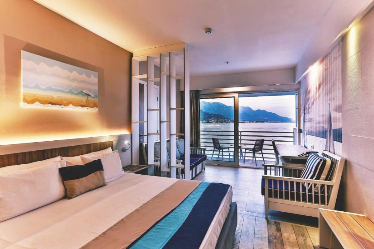 CARINE HOTEL DELFIN (EX. IBEROSTAR BIJELA DELFIN) 