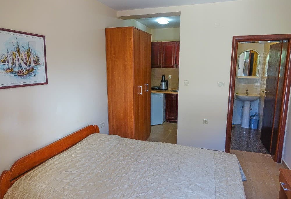 BANBUS APARTMENTS 