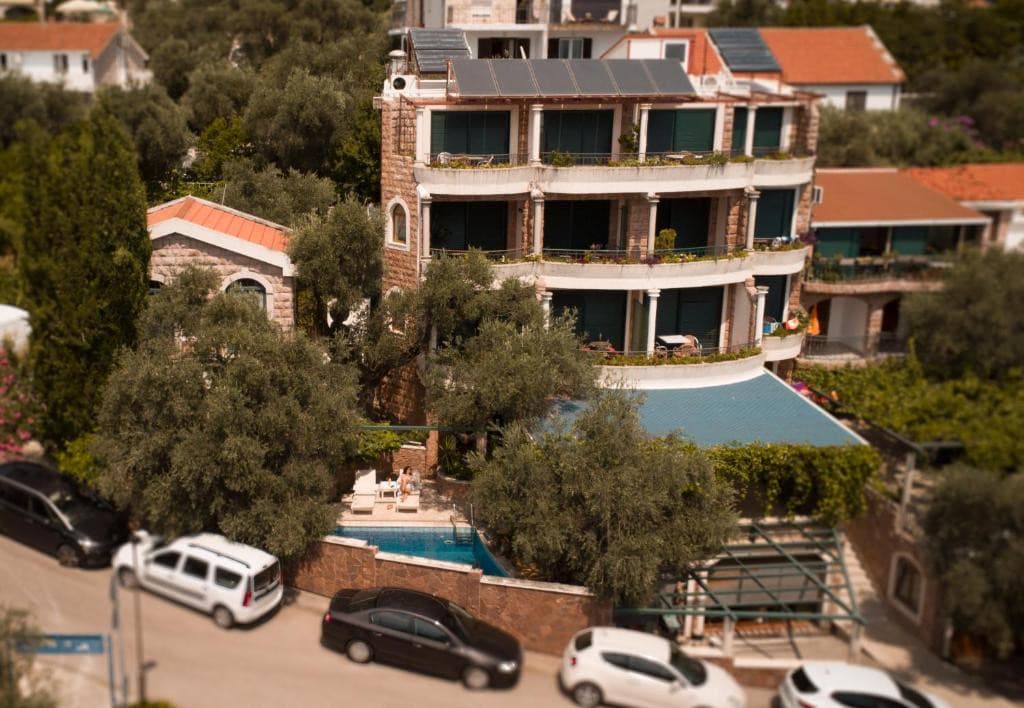 LEVANTIN INN