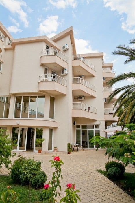RESIDENCE BELLA (EX. CELEBIC RADOVIC)