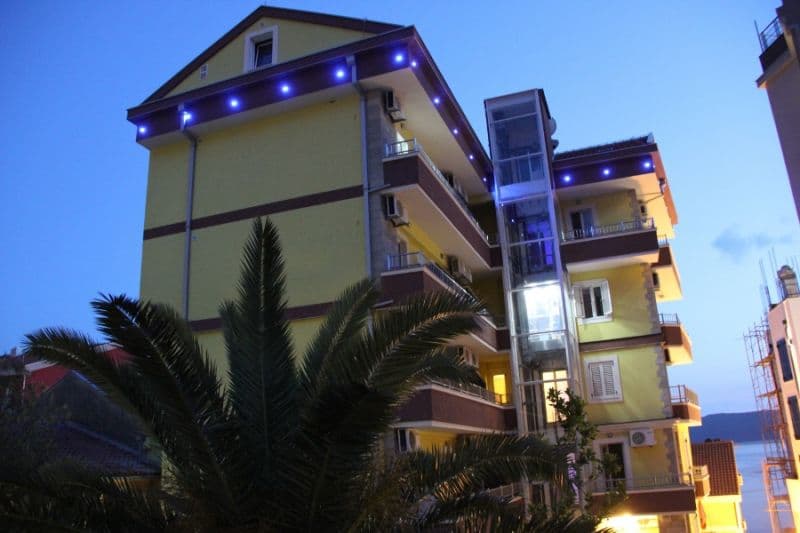 VILLA BRZALOVICH
