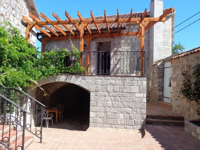 VILLA HOUSE BASTION 