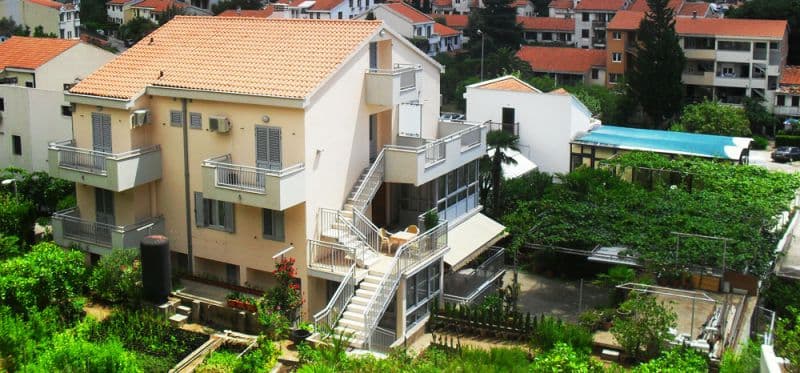 VILLA PETKOVIC