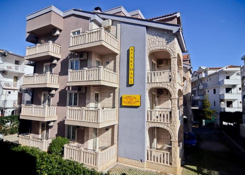 VILLA TOMY APART