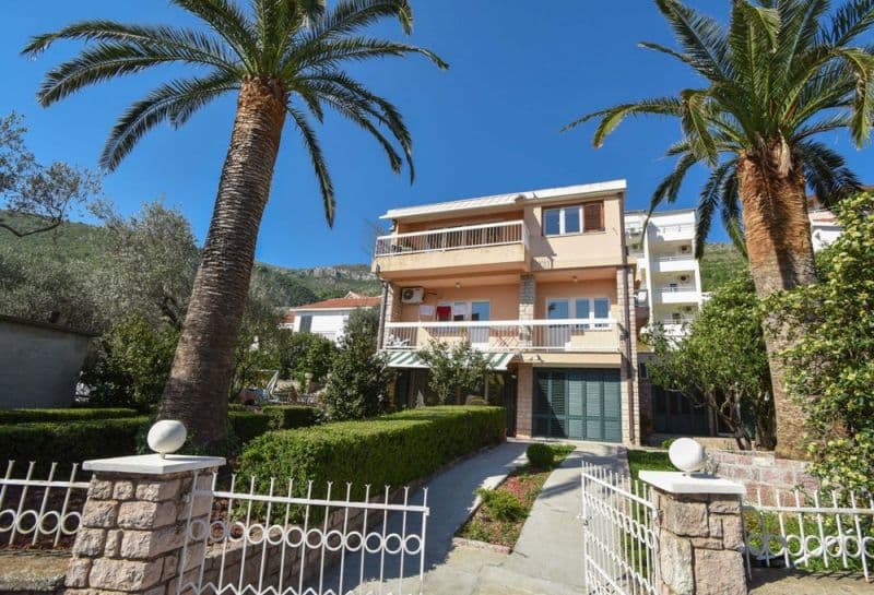 VILLA VUKOVIC PETROVAC