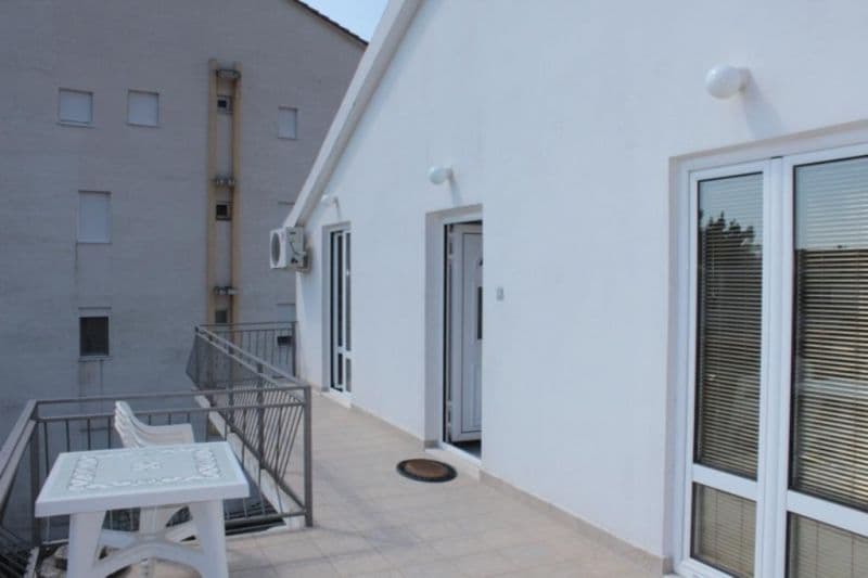 VJERA KNEZEVIC