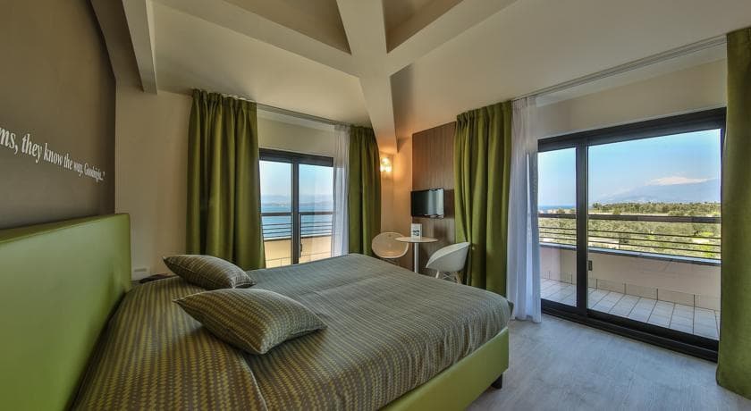 IDEAL SIRMIONE