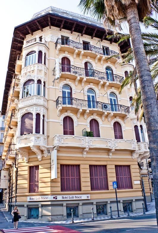 LOLLI PALACE