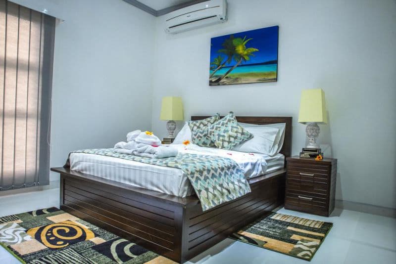 ISLAND CHARM OF PRASLIN