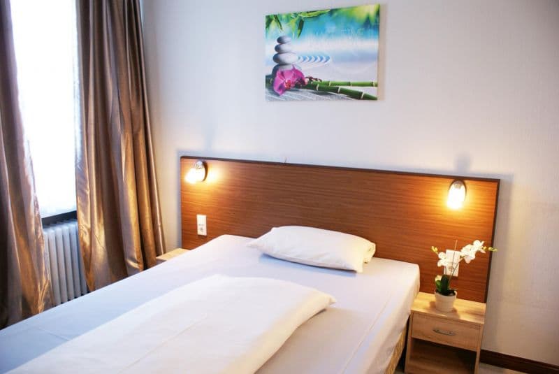 BAHN HOTEL DUSSELDORF