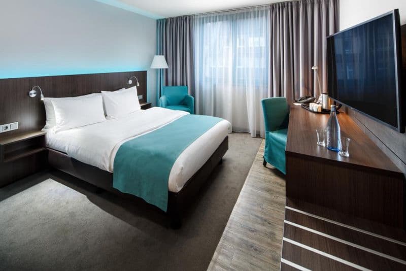 HOLIDAY INN DUSSELDORF HAFEN