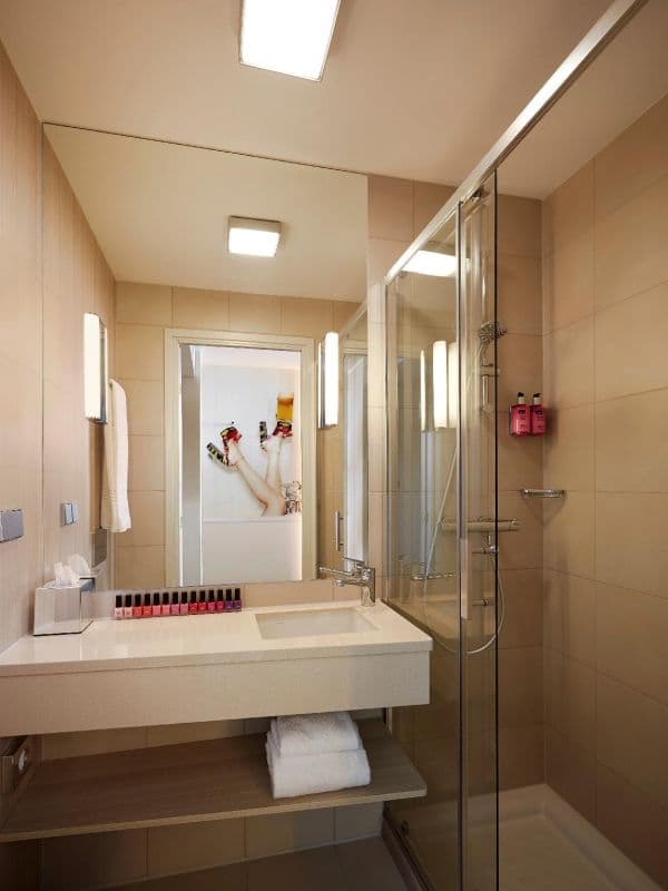 MOXY FRANKFURT AIRPORT