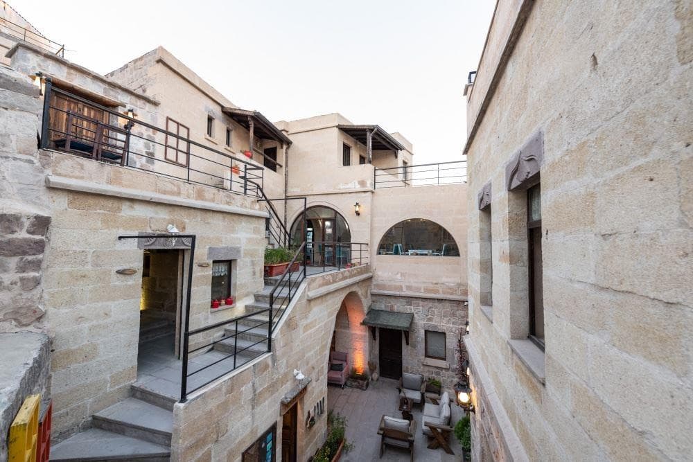 AURORA CAVE HOTEL