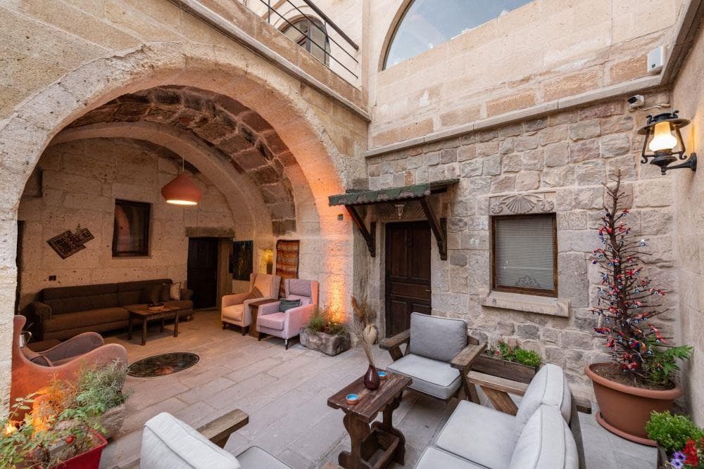 AURORA CAVE HOTEL