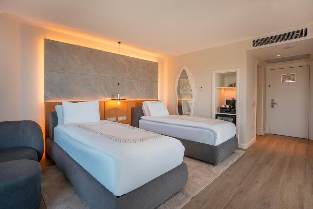 QLUSIVE HOTEL (ADULTS ONLY 12+)
