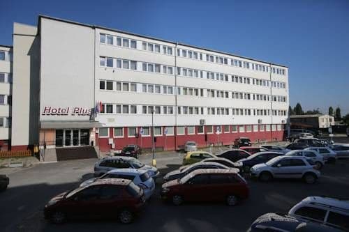 HOTEL PLUS