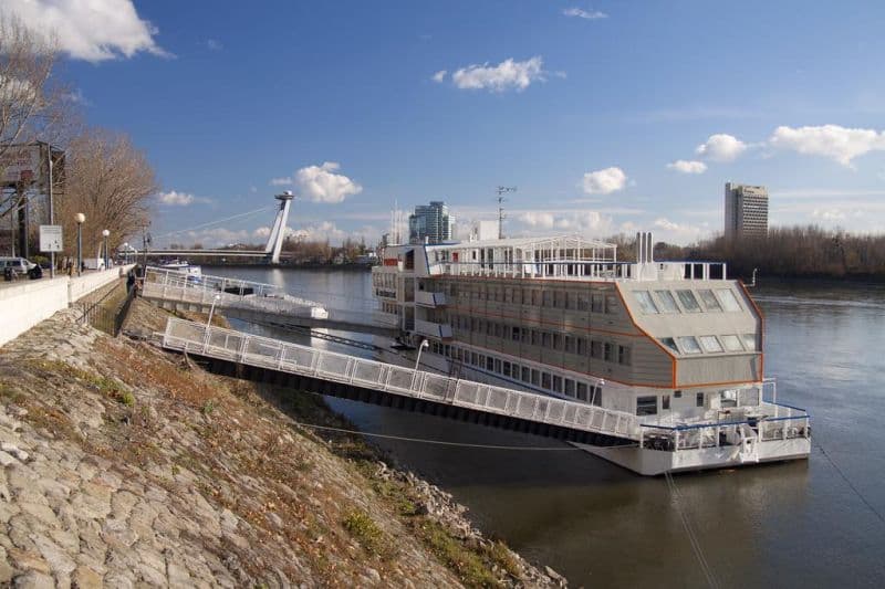 PRESSBURG BOTEL