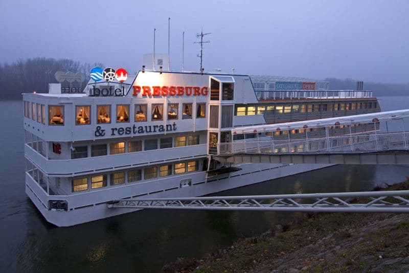 PRESSBURG BOTEL
