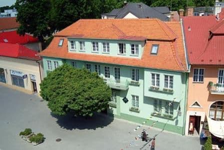 SMARAGD PIESTANY