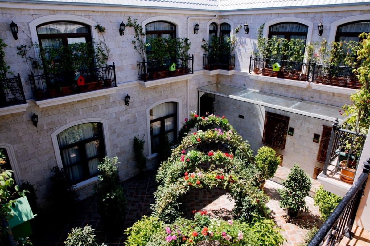 MIDWAY BAKU HOTEL