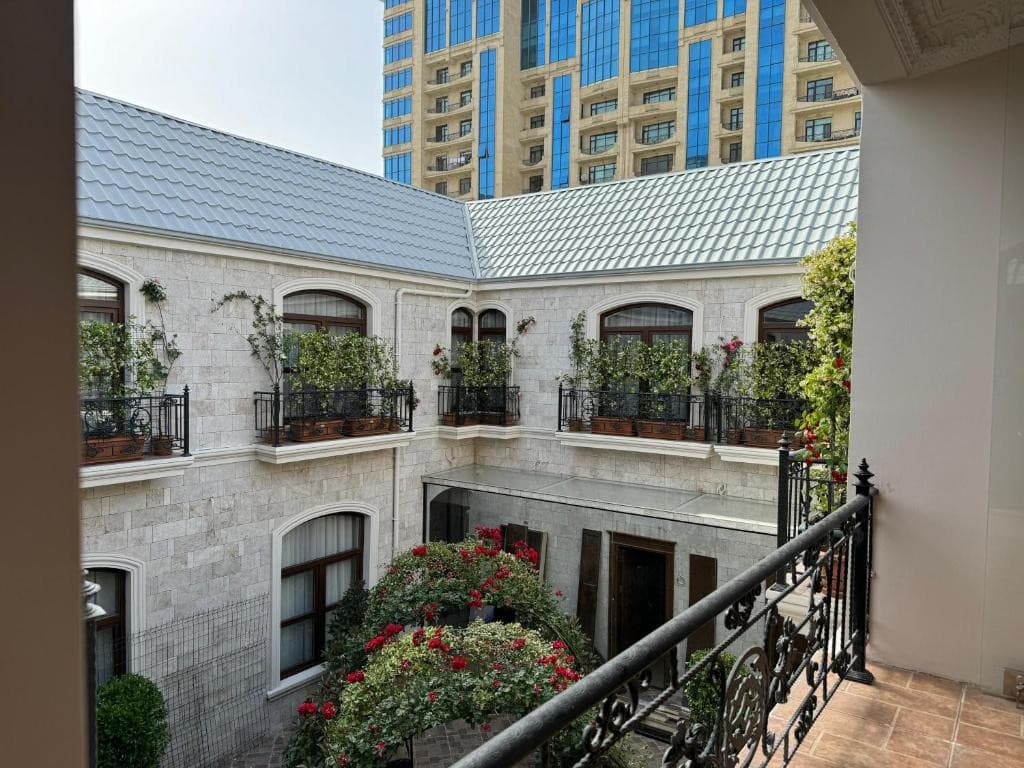MIDWAY BAKU HOTEL