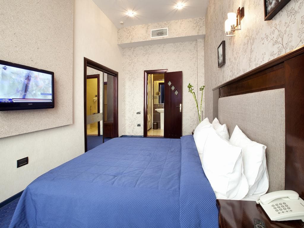 DUBAI INTERNATIONAL HOTEL
