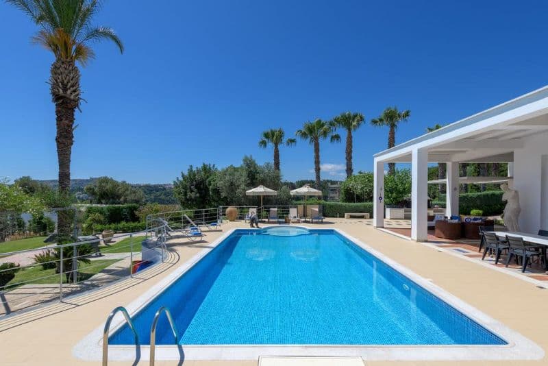 GRANDE DAME VILLA