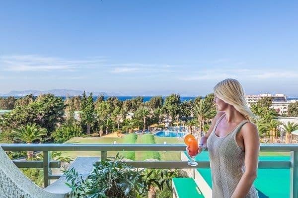 KIPRIOTIS HIPPOCRATES & MARIS SUITES
