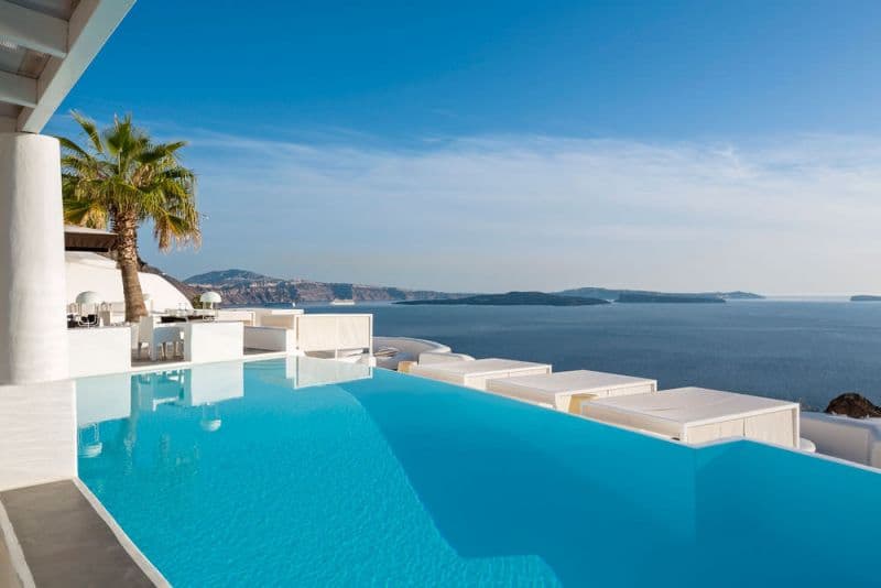 KIRINI SUITES & SPA
