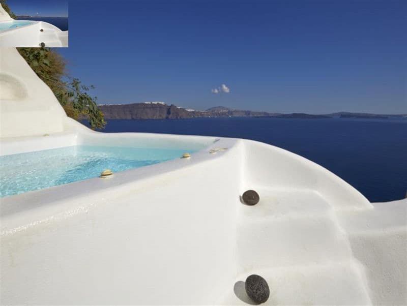LIAKADA OIA SUITES