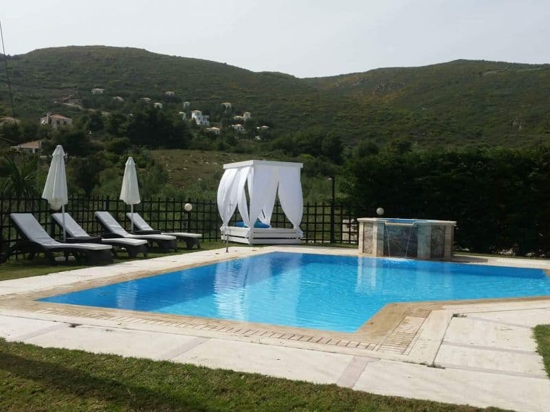LIMNEON VILLAS