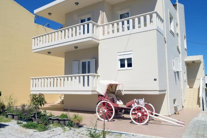 MITHOS PREMIUM ROOMS