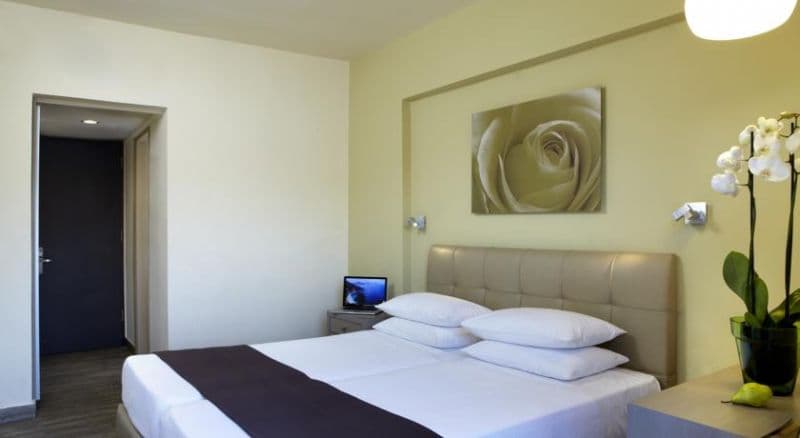 MOUIKIS