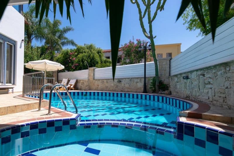 NEPHELI VILLAS