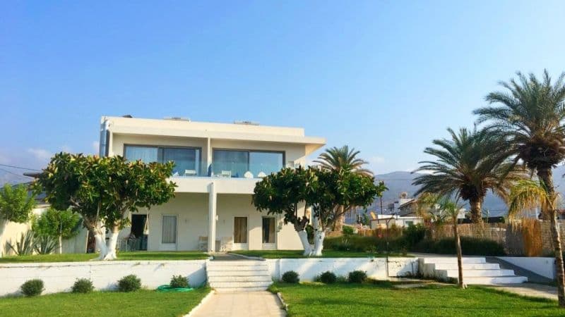 NISOS BEACH APT