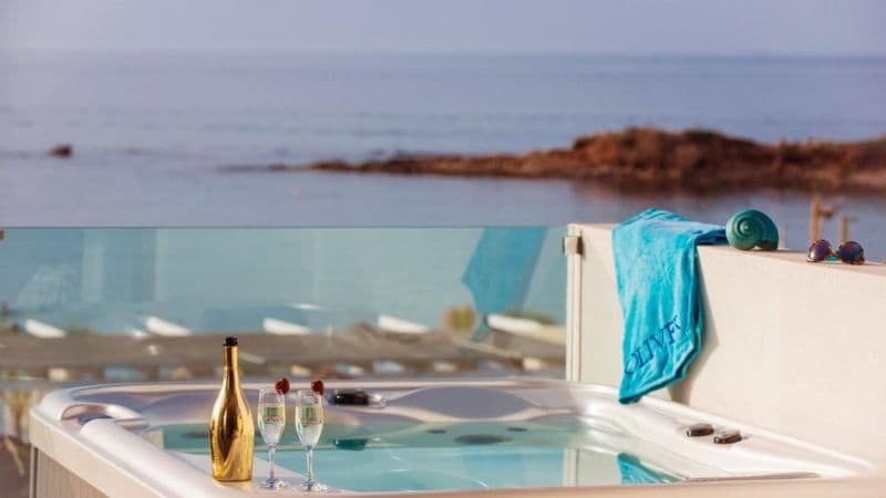 NISOS BEACH APT