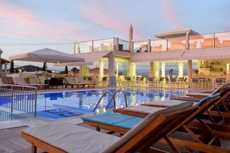 PALAPART GIKAS SUITES & STUDIOS