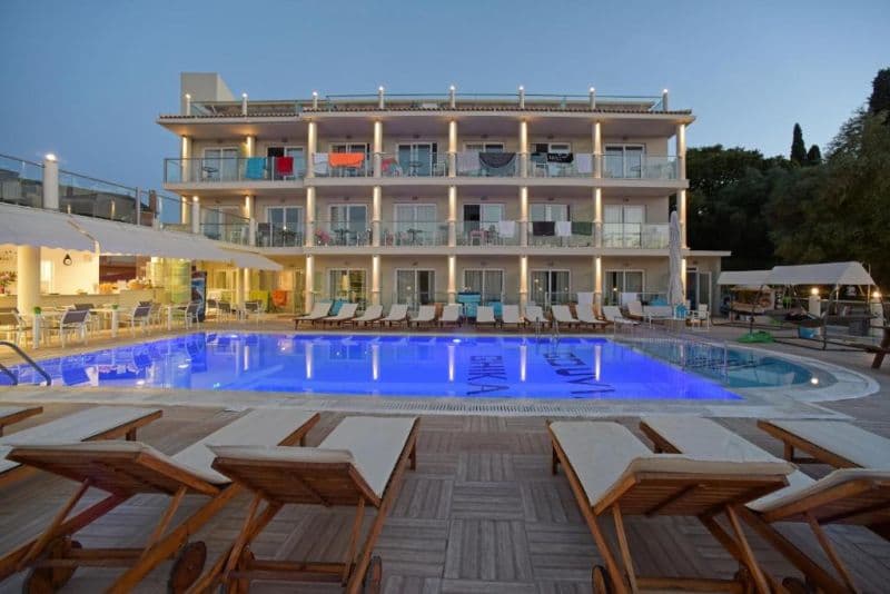 PALAPART GIKAS SUITES & STUDIOS