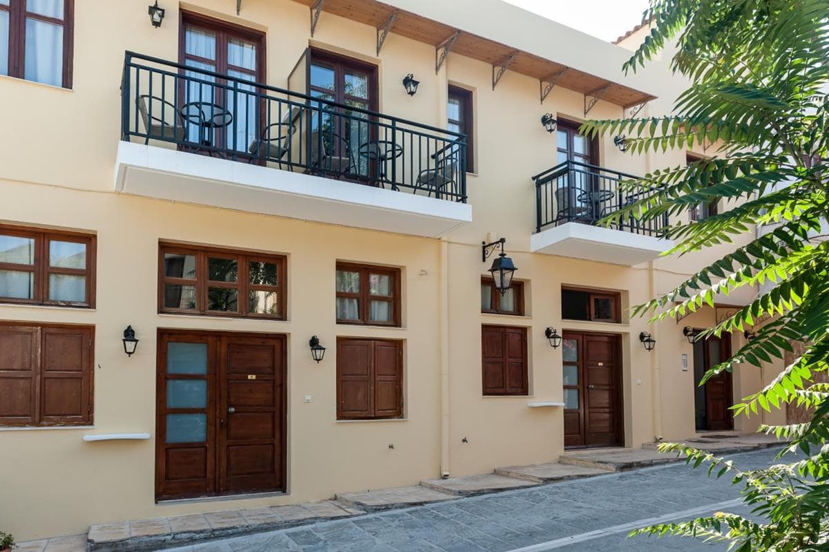 PALAZZO FORTEZZA STUDIOS & APARTMENTS