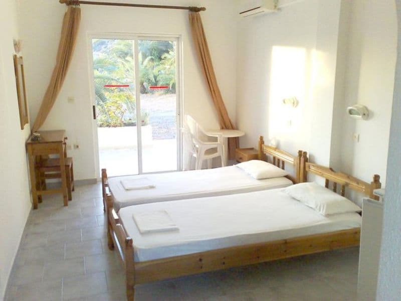 PALS STUDIOS PEFKOS