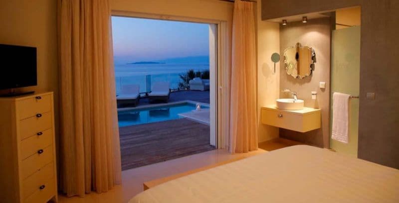 PICTURES SUITES