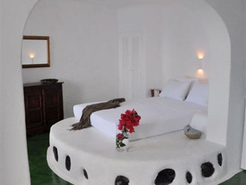 PORTO FIRA SUITES